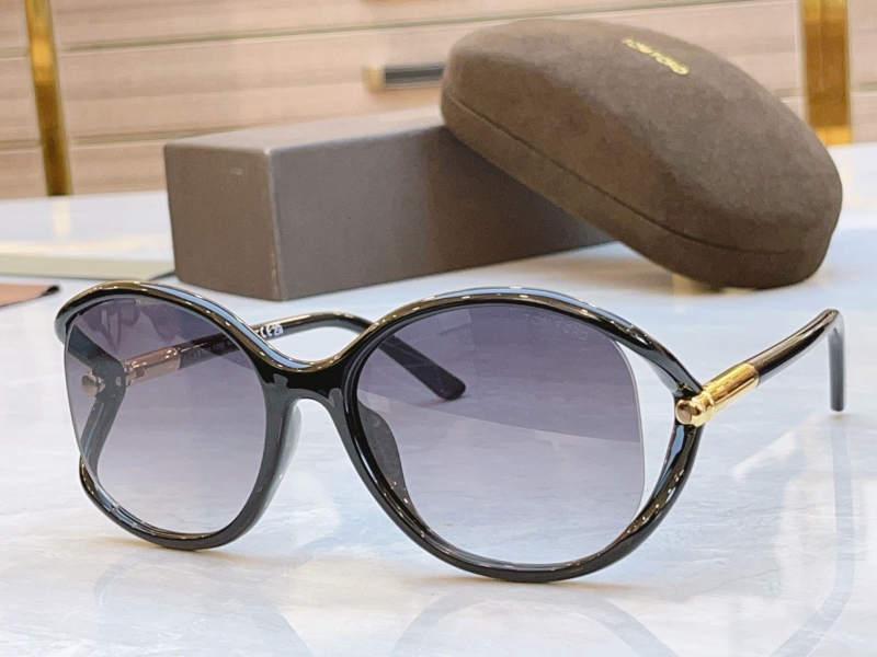 TOM FORD
